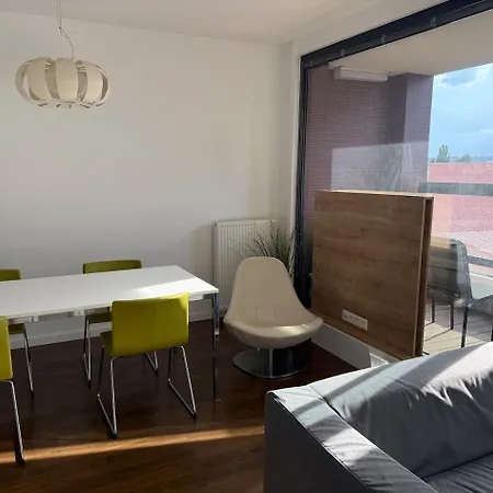 Lägenhet 2 Bedroom With Great Location And Air Conditioning And Parking Bratislava