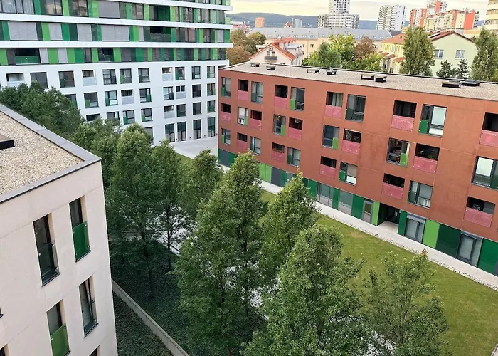 2 Bedroom With Great Location And Air Conditioning And Parking Appartement