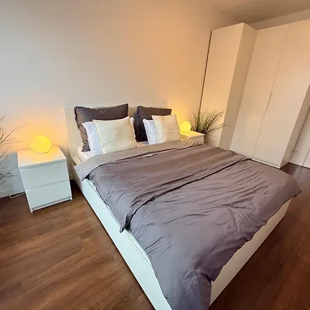 2 Bedroom With Great Location And Air Conditioning And Parking