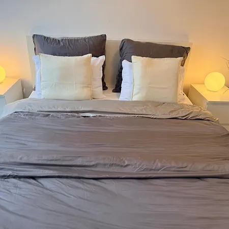 Appartement 2 Bedroom With Great Location And Air Conditioning And Parking *