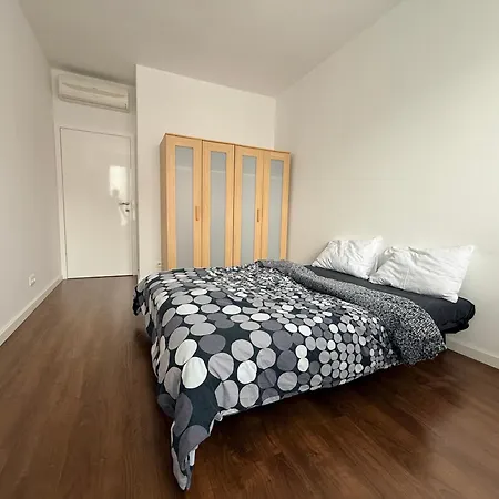 Appartement 2 Bedroom With Great Location And Air Conditioning And Parking