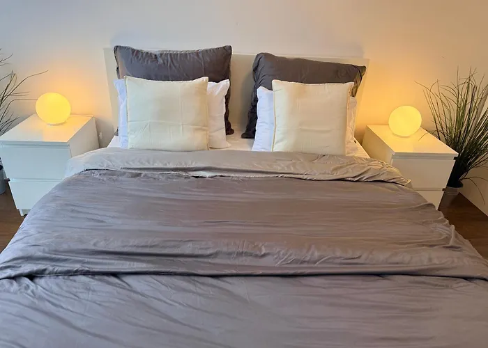 Appartement 2 Bedroom With Great Location And Air Conditioning And Parking *